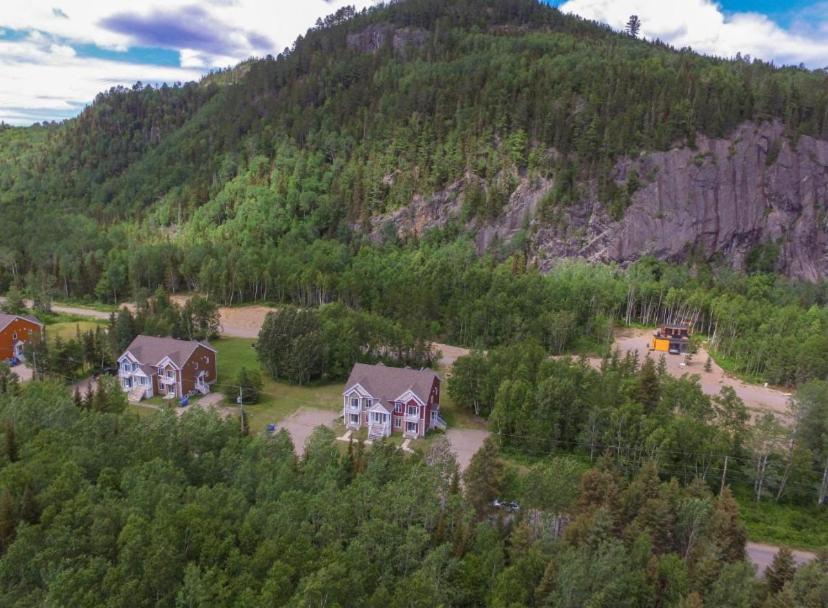 Condo Mont-Edouard 2 LʼAnse-Saint-Jean Екстериор снимка